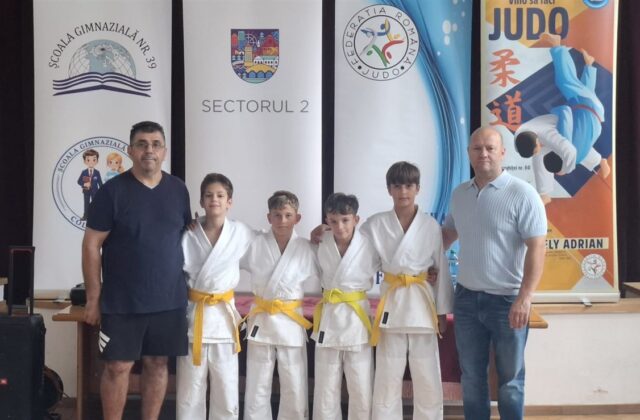 Sportivii ACS Motiuashi alaturi de antrenori la Scoala Gimnaziala nr. 39